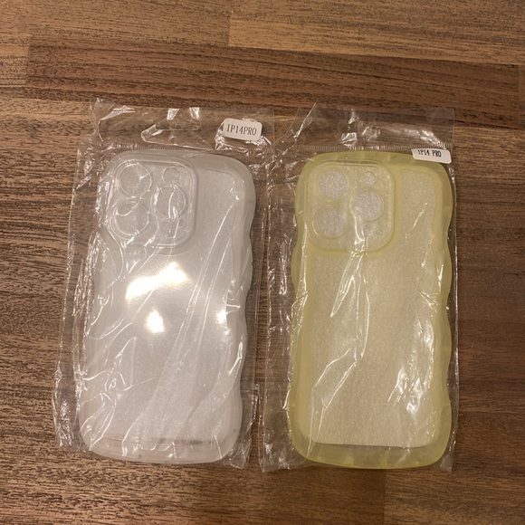 🎈Phone Case Compatible with IPhone 14 Pro, Wavy Grip 6.1”, Yellow and Clear, NIP - Picture 6 of 6